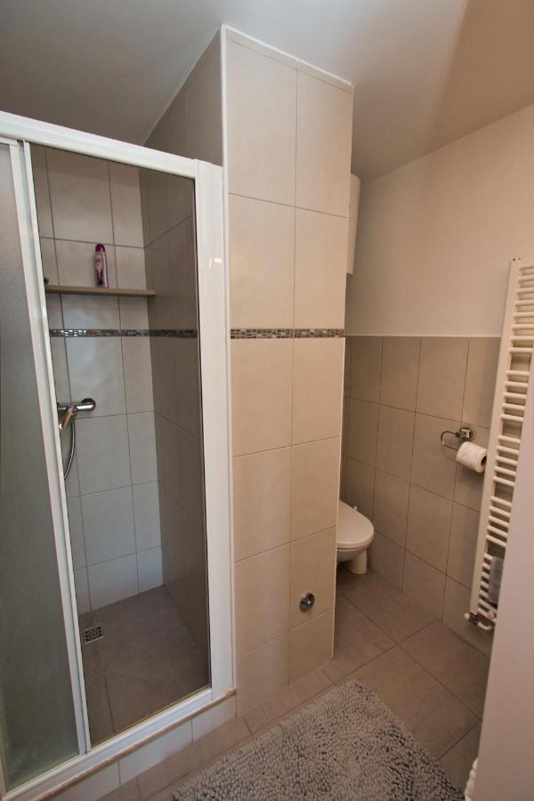 Apartment Zizi 오미스 외부 사진