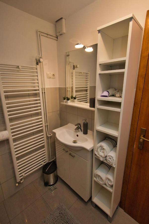 Apartment Zizi 오미스 외부 사진