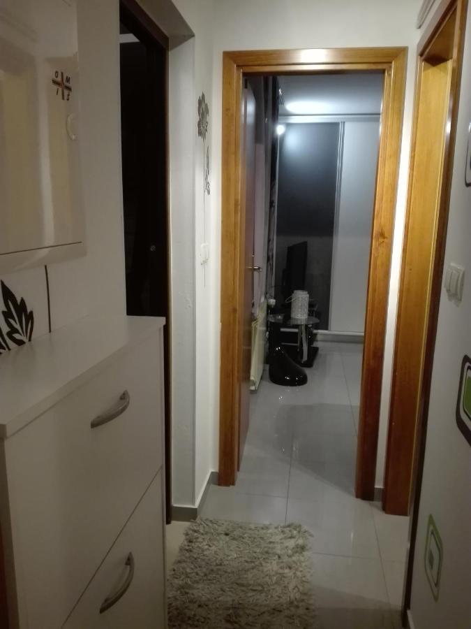 Apartment Zizi 오미스 외부 사진
