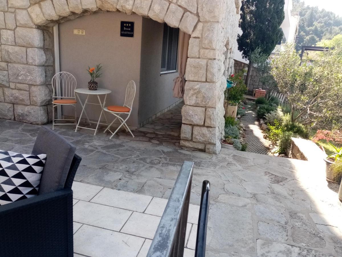 Apartment Zizi 오미스 외부 사진